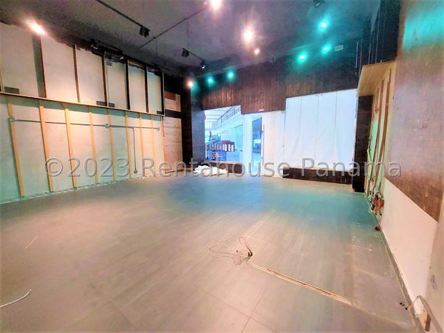 Commercial Space in Albrook Mall, Panamá